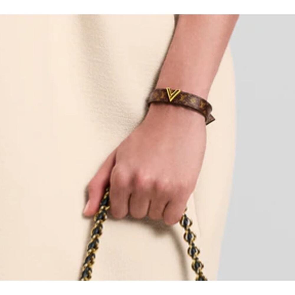 Louis Vuitton Essential V Bracelet (LVXX014) - Picture 3 of 4